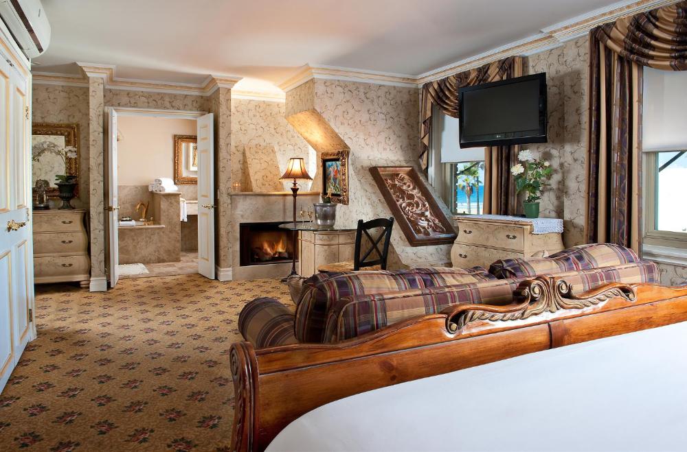 Large Double Room interior