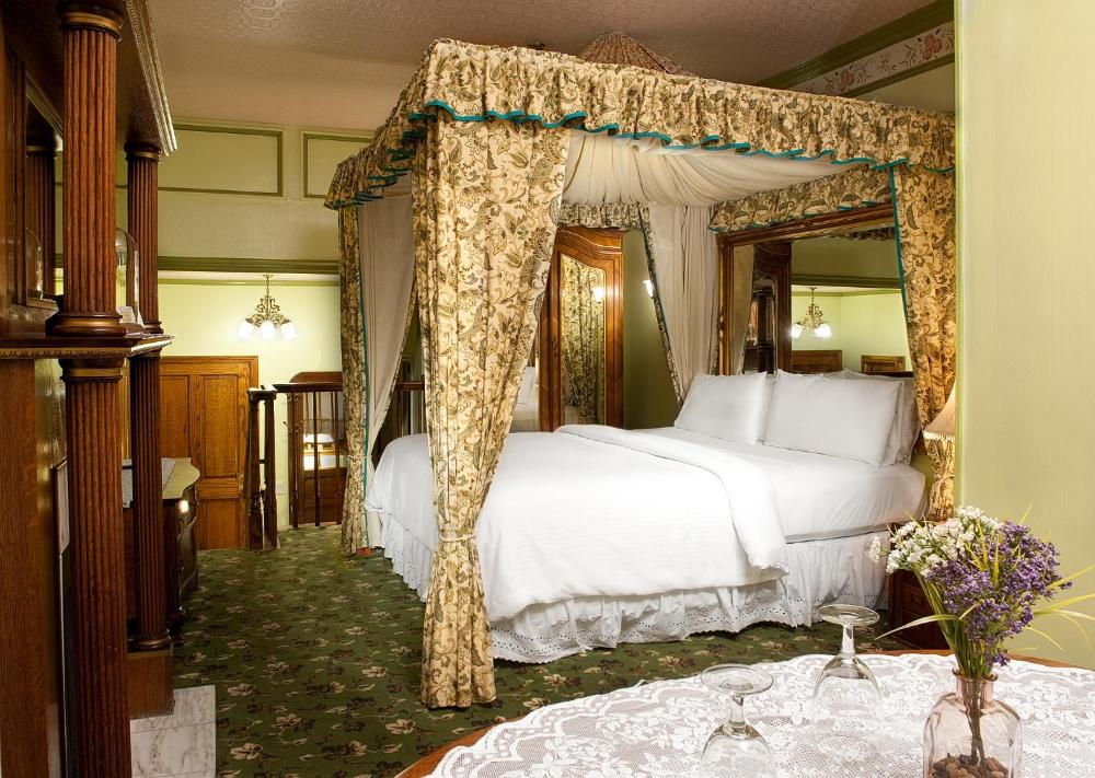 Double Room with Patio interior